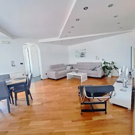 Apartment The Big Chill